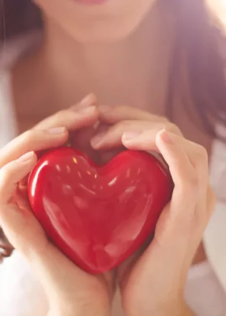 Mujer con un corazon